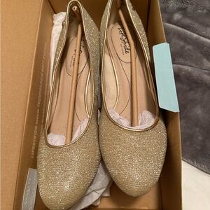 GOLD PARIGI HEELS SIZE 9